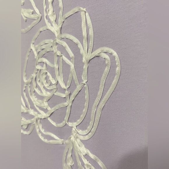 J Crew Factory Embroidered Flower Graphic Tee Size 2X in Lilac with Roses - Picture 5 of 7